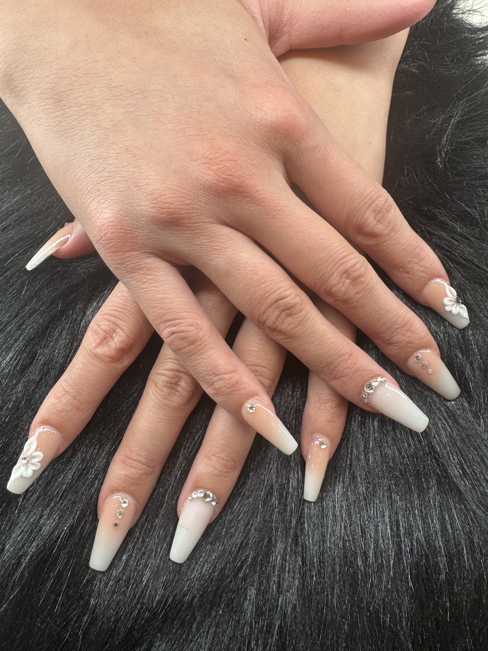 Bella V Nails & Spa nail photo 7